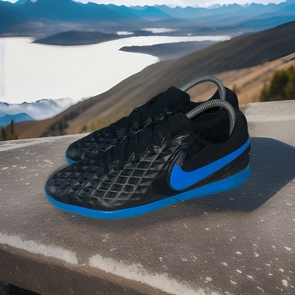 Nike Mens Tiempo Legend 8 Club IC AT6110-004 Black Soccer Shoes Sneakers Sz 8 - Picture 1 of 16